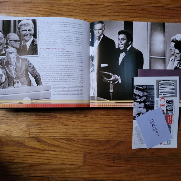 THE CMA AWARDS VAULT - Picture 8 of 16